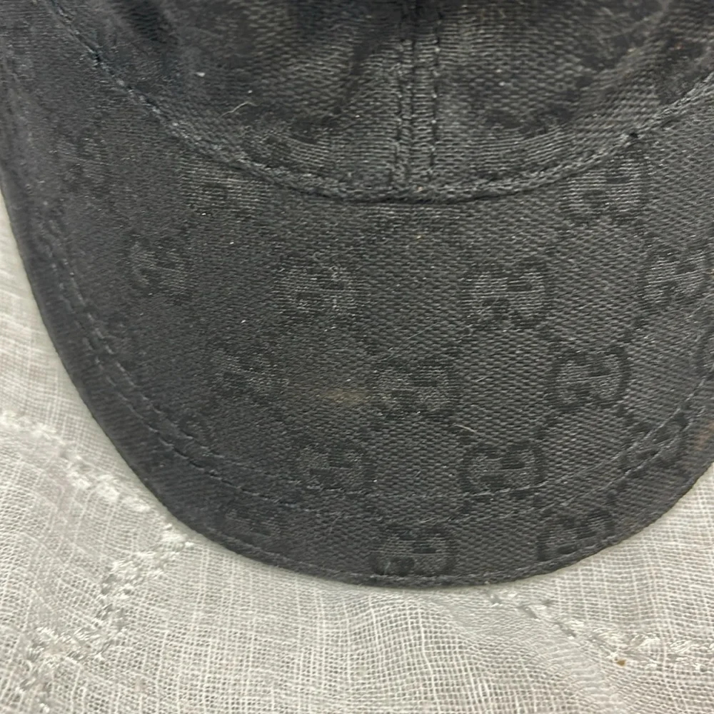 Gucci Authentic canvas leather double lined Baseball cap with bee embroidery